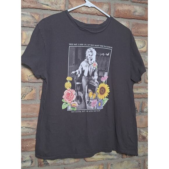 Dolly Tops - Dolly Parton Graphic T-Shirt Women’s Large – Rainbow Quote Flowers